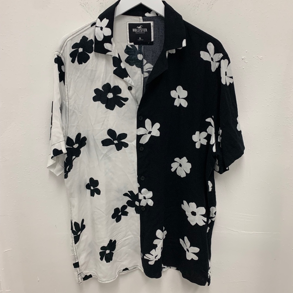 Hollister Black/White Button Down Short Sleeve Shirt Size XL
